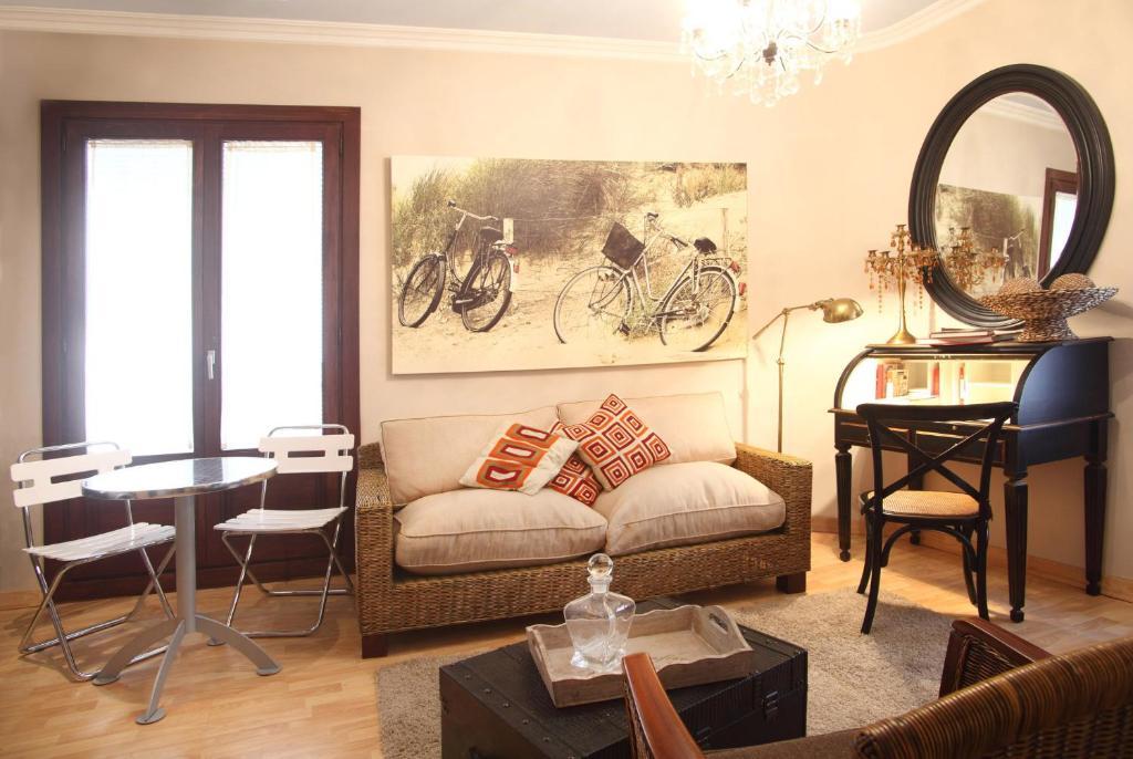 Apartamentos Alcoba De Baco Barbastro Camera foto